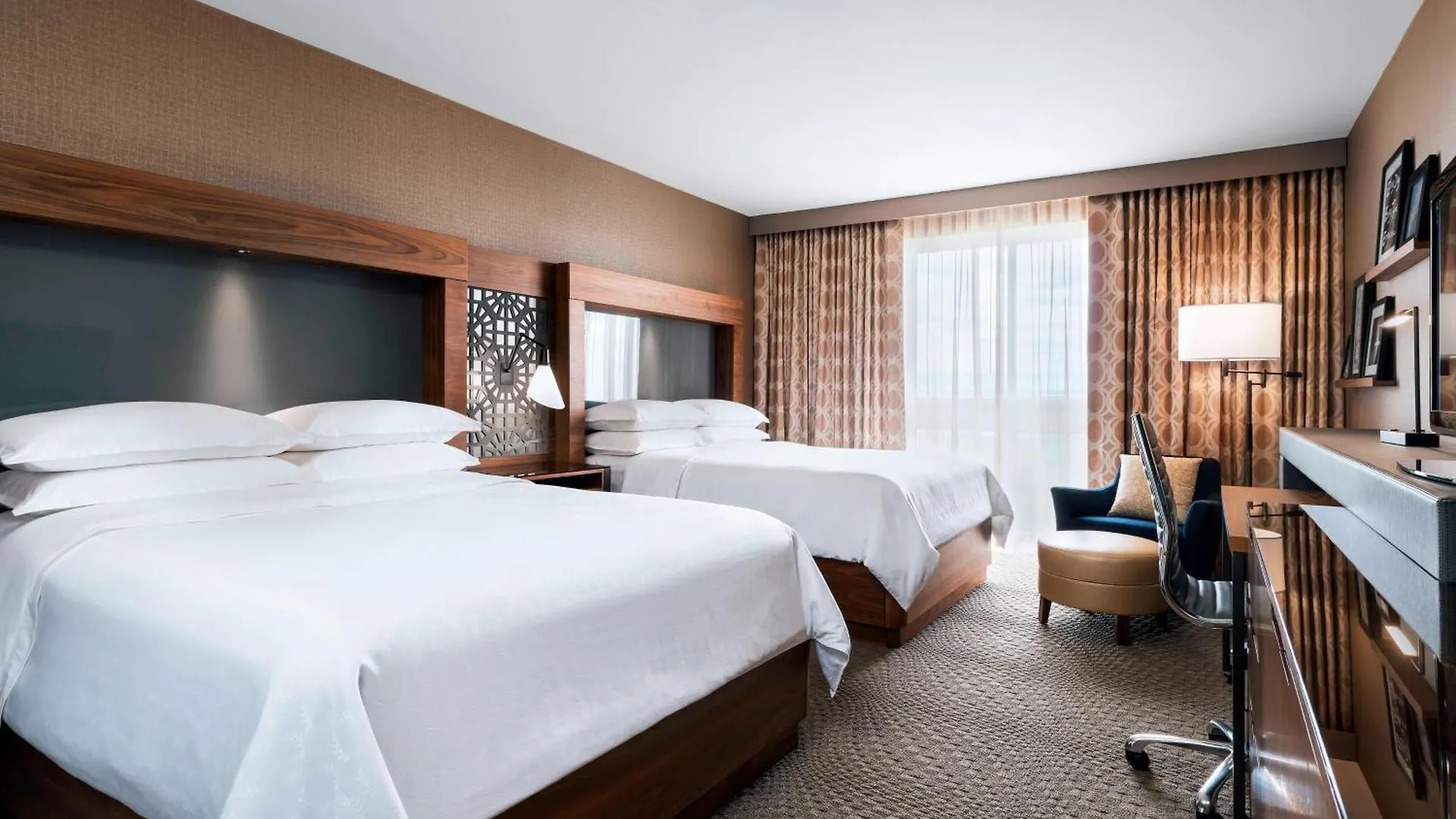 Sheraton Toronto Airport Hotel & Conference Centre 4*,  Canada