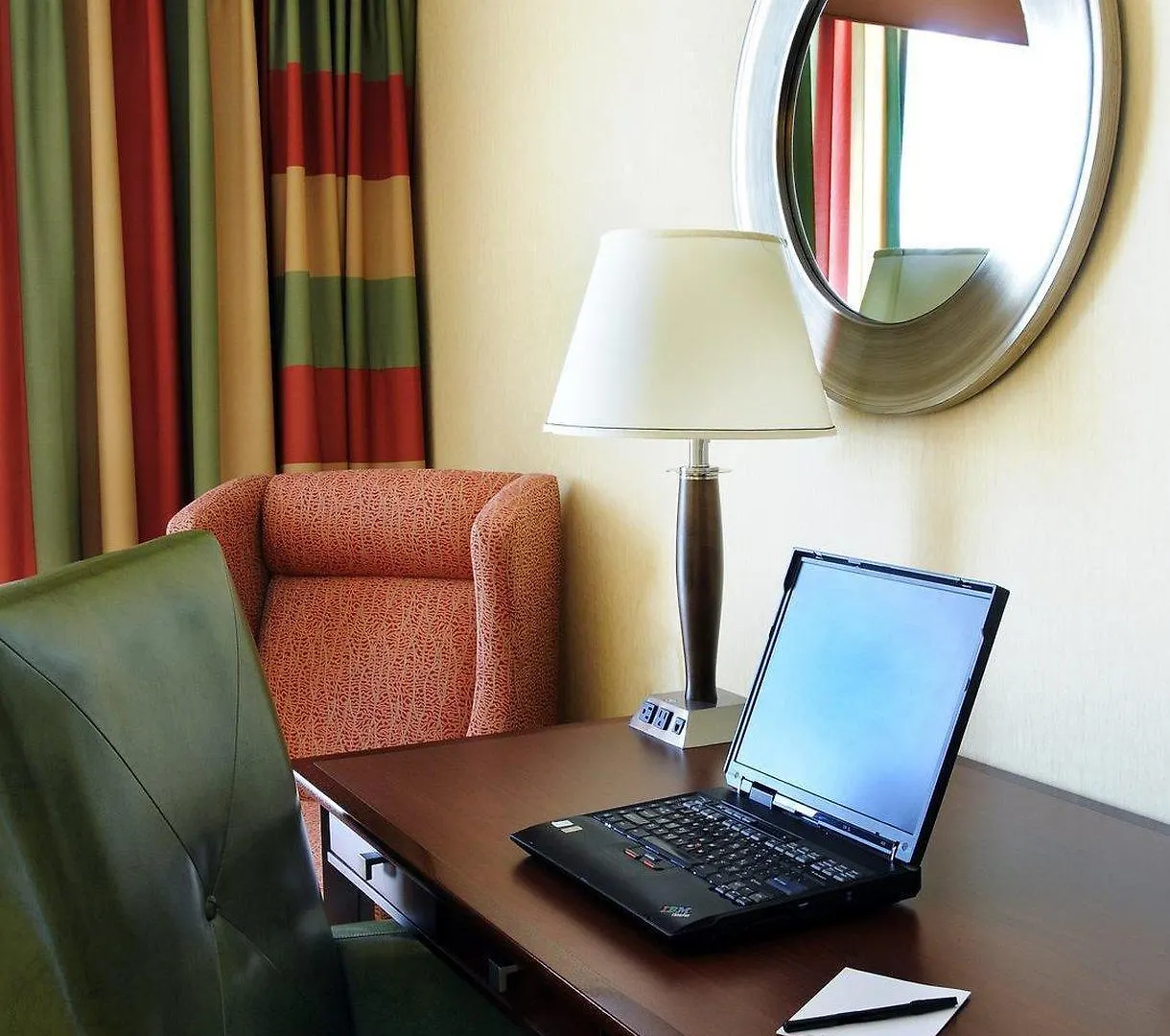 Sheraton Toronto Airport Hotel & Conference Centre 4*,