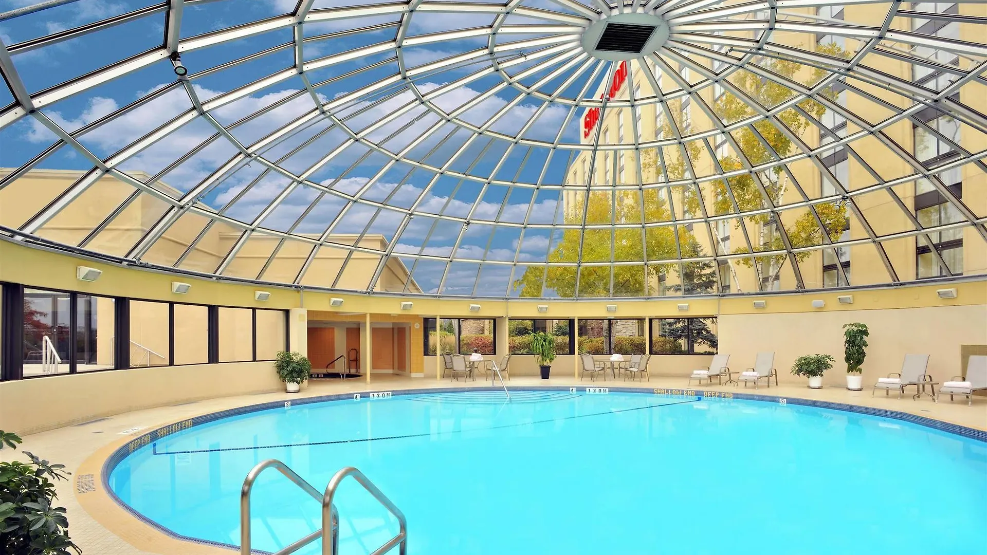 Sheraton Toronto Airport Hotel & Conference Centre 4*,