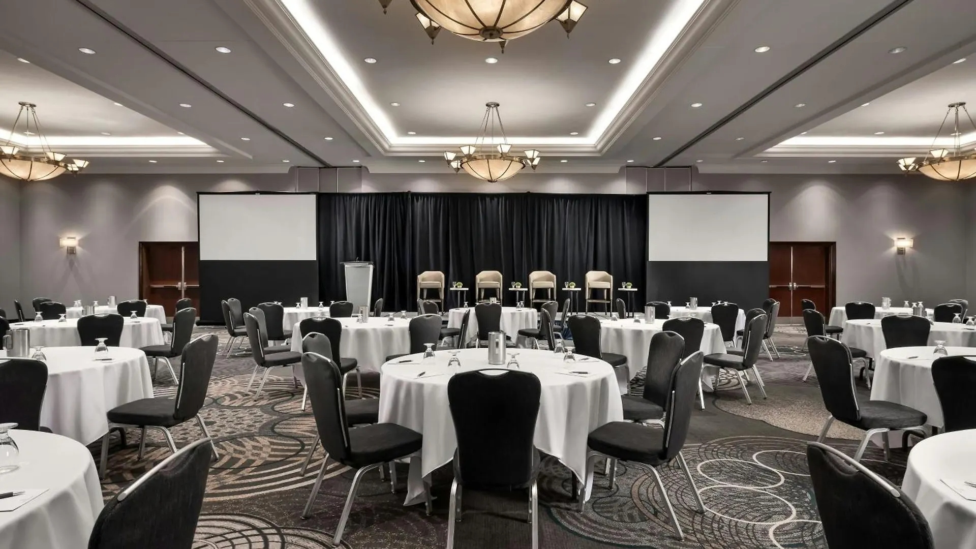 Sheraton Toronto Airport Hotel & Conference Centre 4*,  Canada